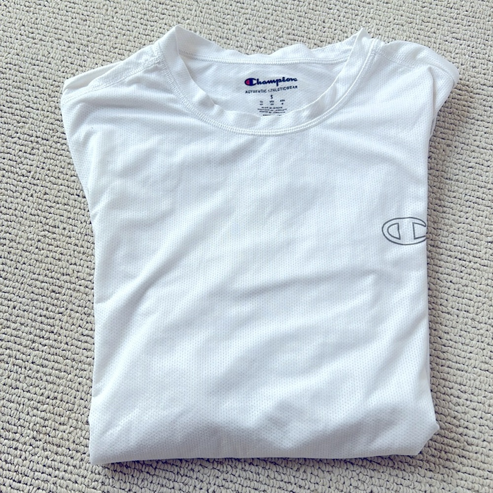 🌿Champion women’s white performance tee - size S🌿